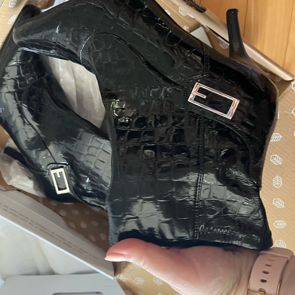 Boots in faux patent leather - Picture 5 of 6